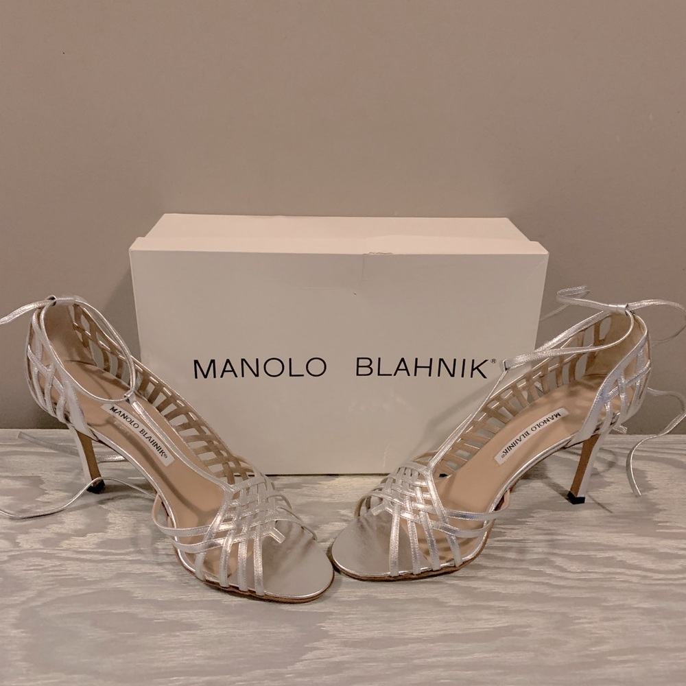 NEW Manolo Blahnik silver strappy peep toe heels